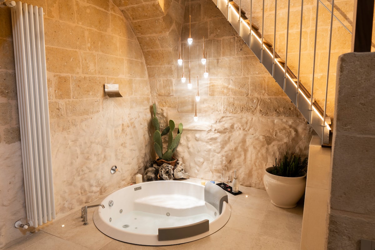 Jacuzzi circolare per due della Icaro Suite — foto 2